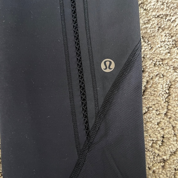 lululemon capri criss-cross cutout leggings - Picture 3 of 3